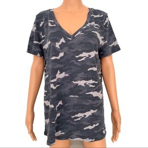 VS PINK | 🖤 Charcoal Gray Camo V-Neck T-Shirt